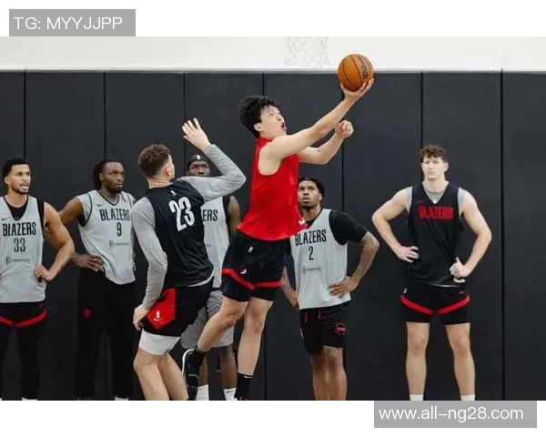 小杨能否在下半场登场助力开拓者扩大领先优势创赛季新纪录